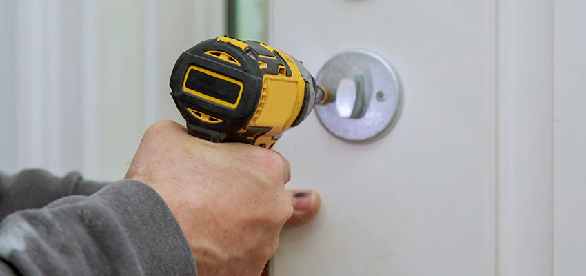 Street Locksmith For Smart Lock Repair in Homer Glen