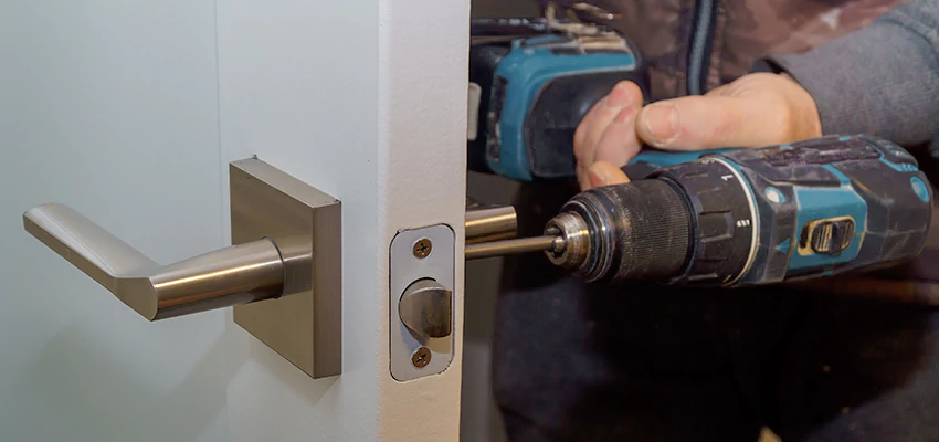 Broken Door Handle Lock Repair in Homer Glen, Illinois